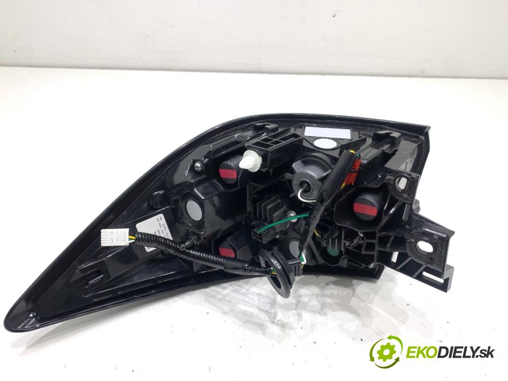 LEXUS LBX  2025 100 kW Hybrid (MAYH10)   (1490 ccm / 100 kW / 136 KM) 1490 světlo levý zadní část 81560-52F80