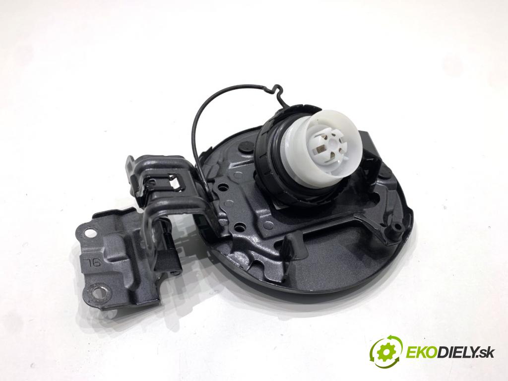 LEXUS LBX  2025 100 kW Hybrid (MAYH10)   (1490 ccm / 100 kW / 136 KM) 1490 Dvierka nádrže paliva