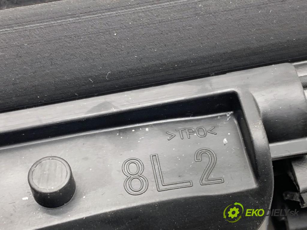 LEXUS LBX 2025 100 kW Hybrid (MAYH10) (1490 ccm / 100 kW / 136 KM) 1490 Lišta Sbírání: predný ľavy vnútorná