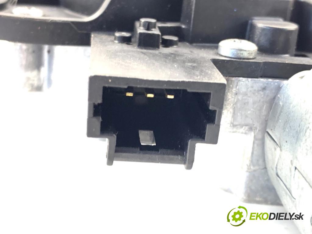 OPEL CORSA F liftback 2023 74 kW 1.2 (68) 1199 Motor stieračov zad 0390205114