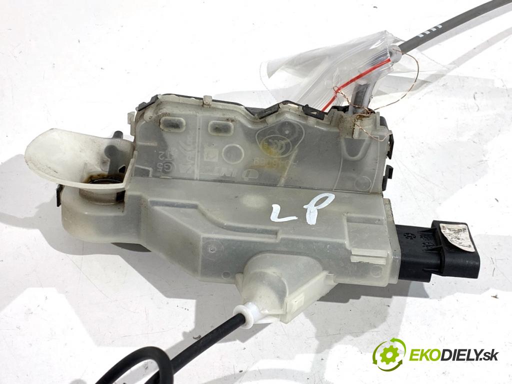 CITROEN C4 CACTUS liftback 2019 81 kW 1.2 THP 110 1199 zámok Dvere ľavy predný PSA190385