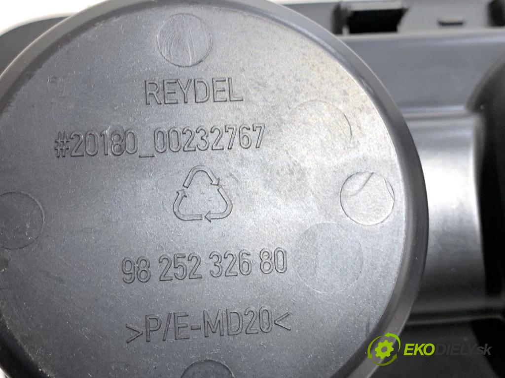 CITROEN C4 CACTUS liftback 2019 81 kW 1.2 THP 110 1199 Držiak na nápoje 9825232680 (Držiak (úchyt) na nápoje)