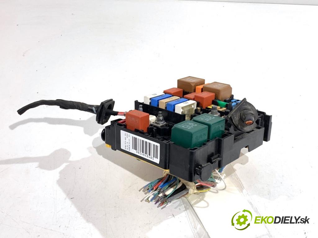 CITROEN C4 CACTUS liftback 2019 81 kW 1.2 THP 110 1199 Skrinka poistková 9804848480 (Poistková skrinka)