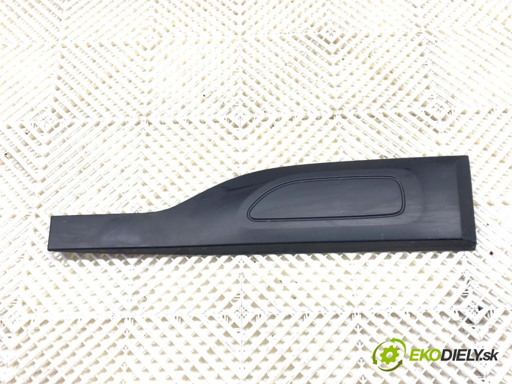 CITROEN C4 CACTUS liftback 2019 81 kW 1.2 THP 110 1199 Lišta Dvere pravy zad 9823415877