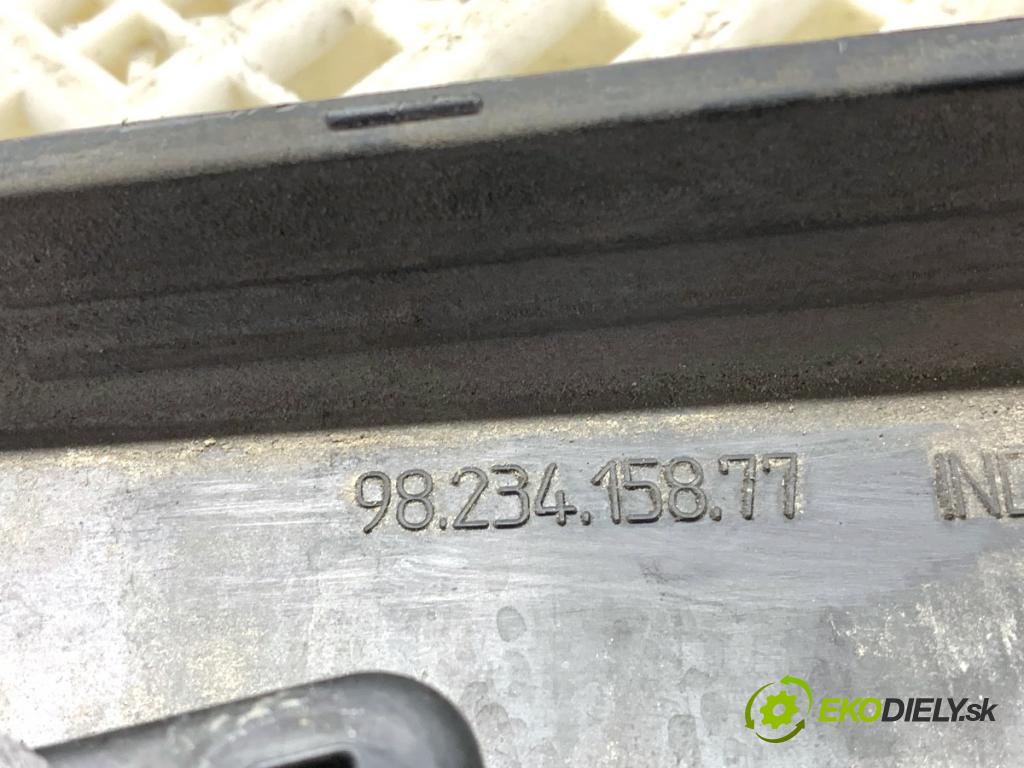 CITROEN C4 CACTUS liftback 2019 81 kW 1.2 THP 110 1199 Lišta Dvere pravy zad 9823415877