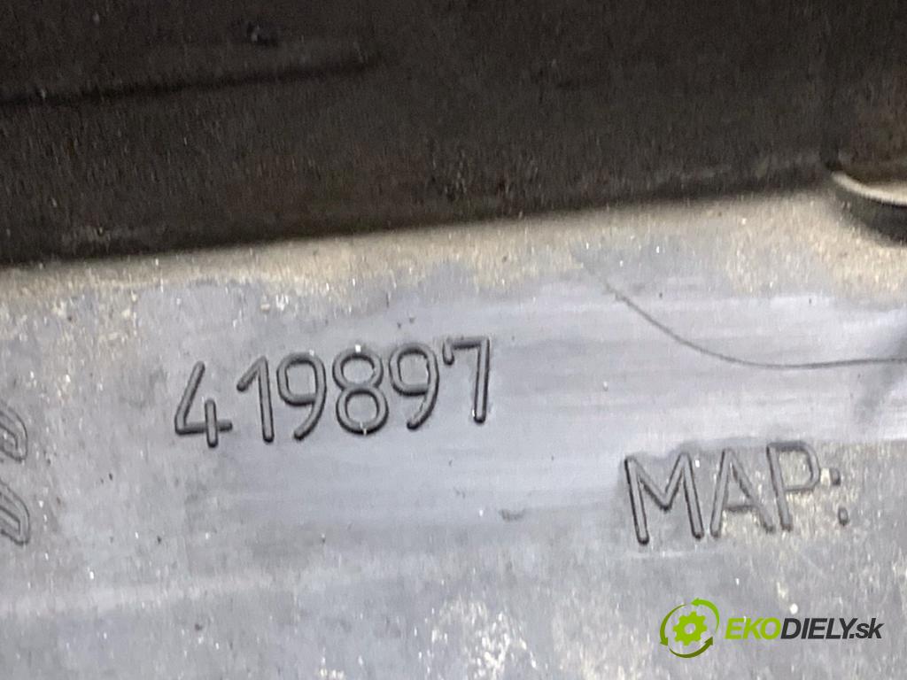 CITROEN C4 CACTUS liftback 2019 81 kW 1.2 THP 110 1199 Lišta Dvere pravy zad 9823415877