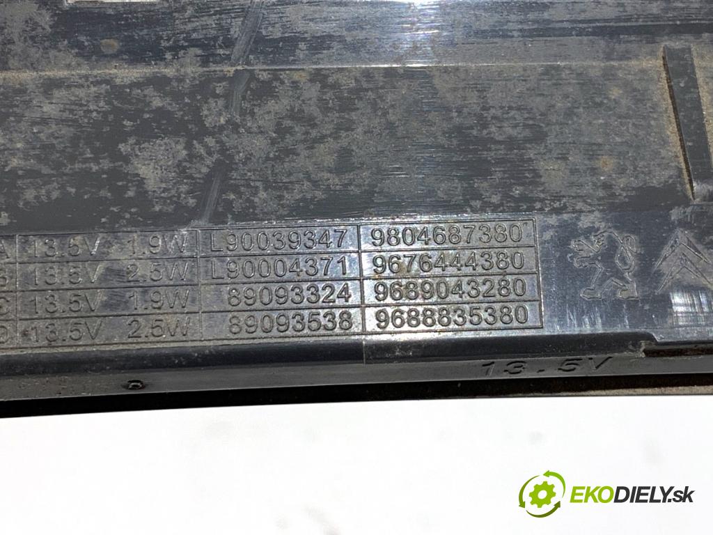 CITROEN C4 CACTUS liftback 2019 81 kW 1.2 THP 110 1199 Svetlo brzdových svetiel 9804687380