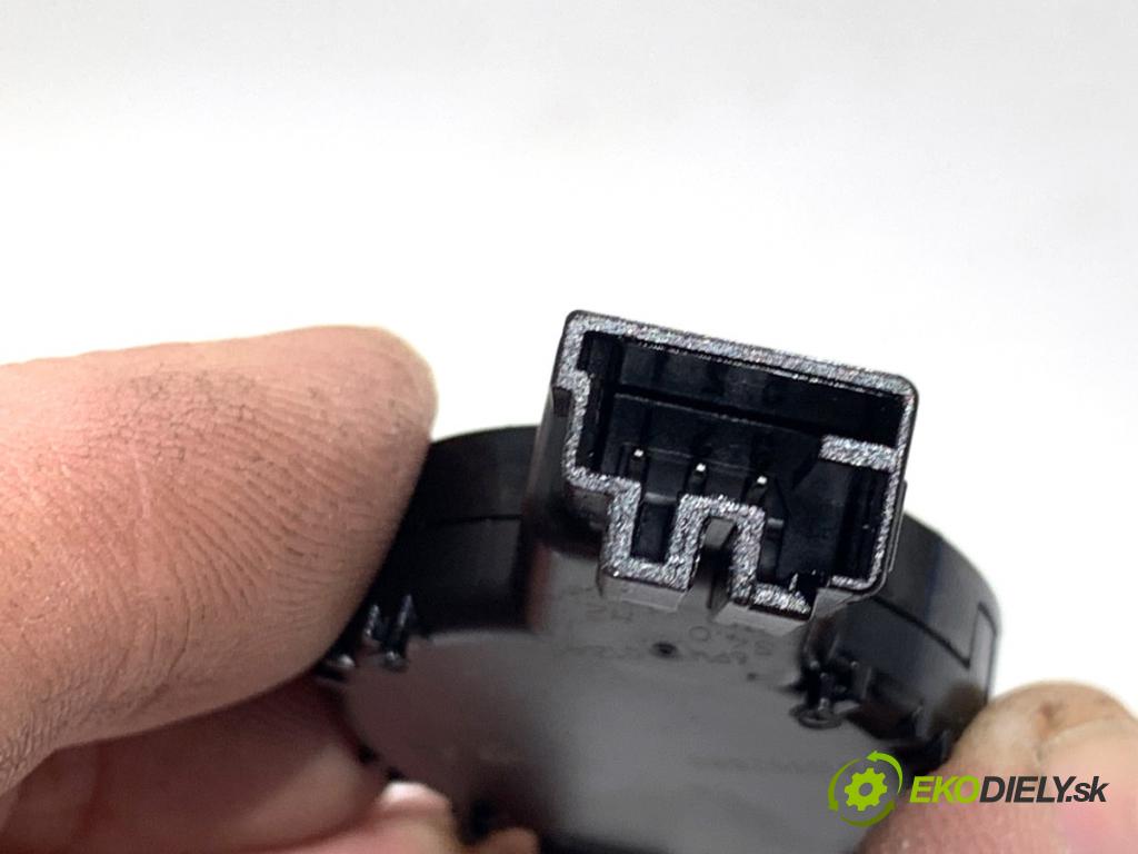 CITROEN C4 CACTUS liftback 2019 81 kW 1.2 THP 110 1199 Snímač dažďa 9815552880 (Snímač dažďa)