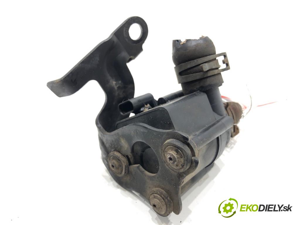 VW GOLF VII Kombi 2015 66 kW 1.6 TDI 1598 DALŠÍ: pumpa vody 5Q0121599Q (Vodní pumpa)