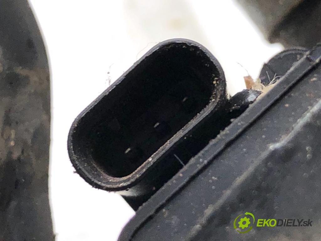 VW GOLF VII Kombi 2015 66 kW 1.6 TDI 1598 DALŠÍ: pumpa vody 5Q0121599Q (Vodní pumpa)