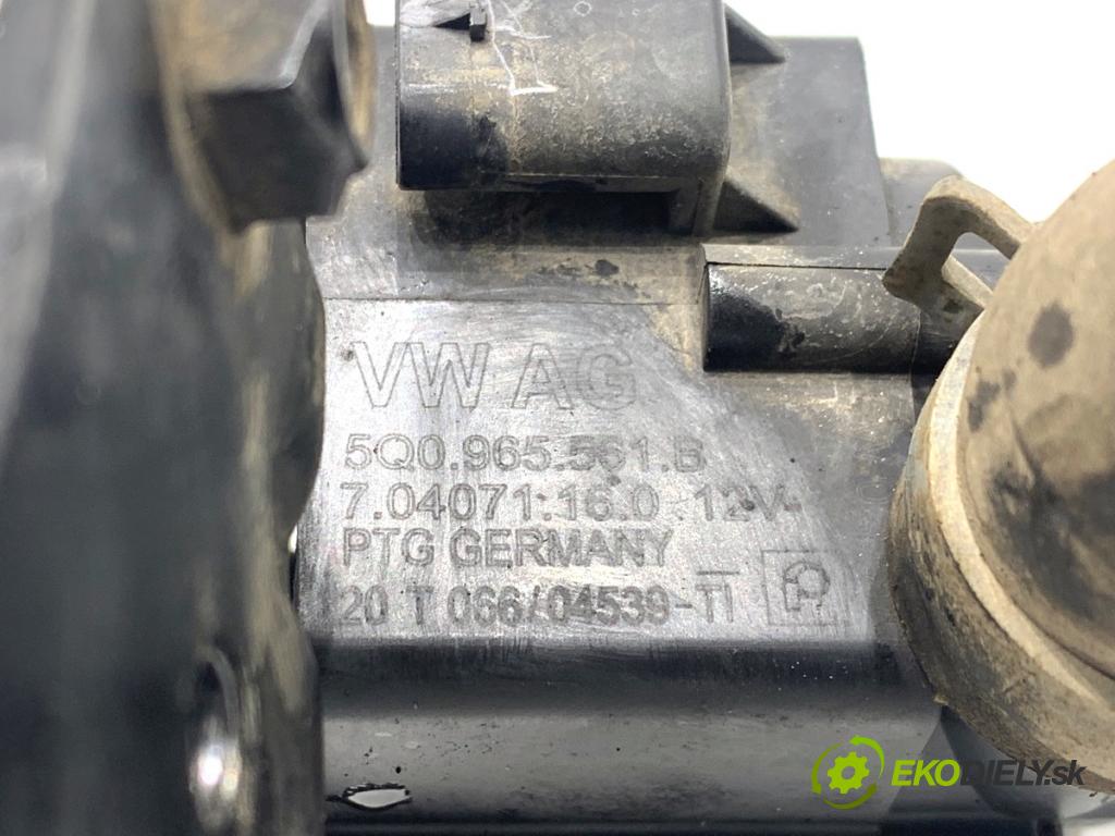 VW TRANSPORTER T6 Autobus 2020 81 kW 2.0 TDI 1968 DALŠÍ: Pumpa vody 5Q0965561B (Vodná pumpa)