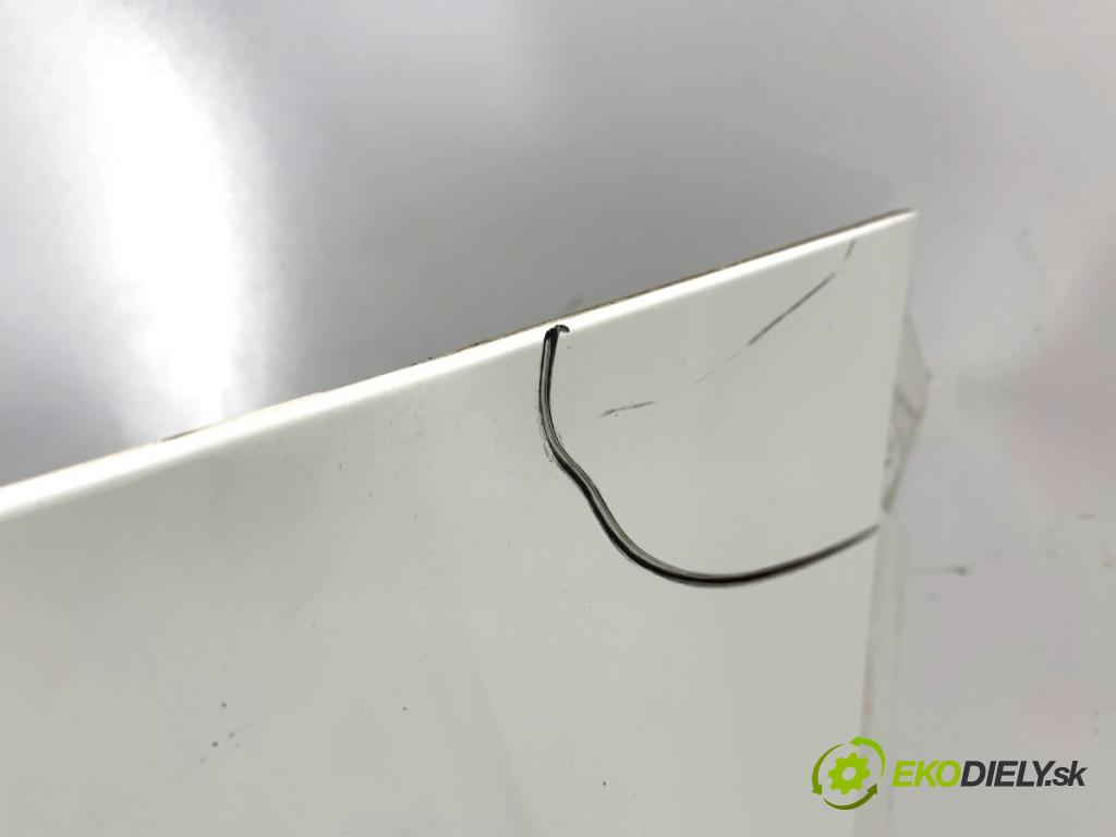 BMW F48 SUV 2018 103 kW sDrive 18 i 1499 Nárazník zad 300 (Kľučka dverí ostatné)