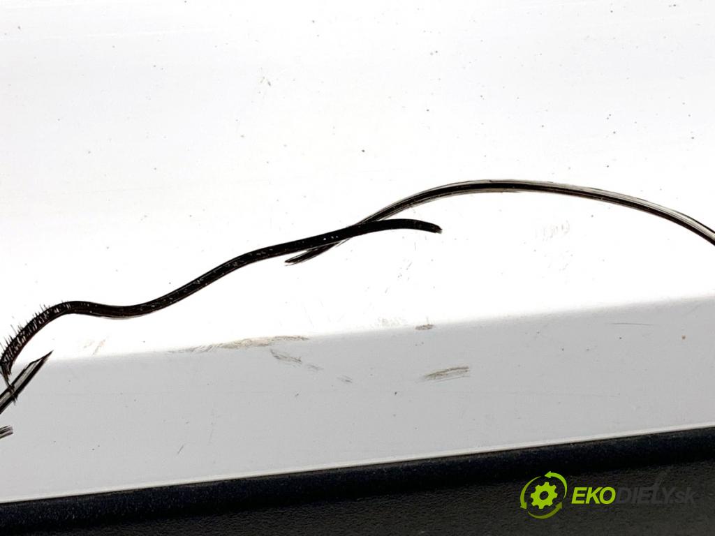 BMW F48 SUV 2018 103 kW sDrive 18 i 1499 Nárazník zad 300 (Kľučka dverí ostatné)