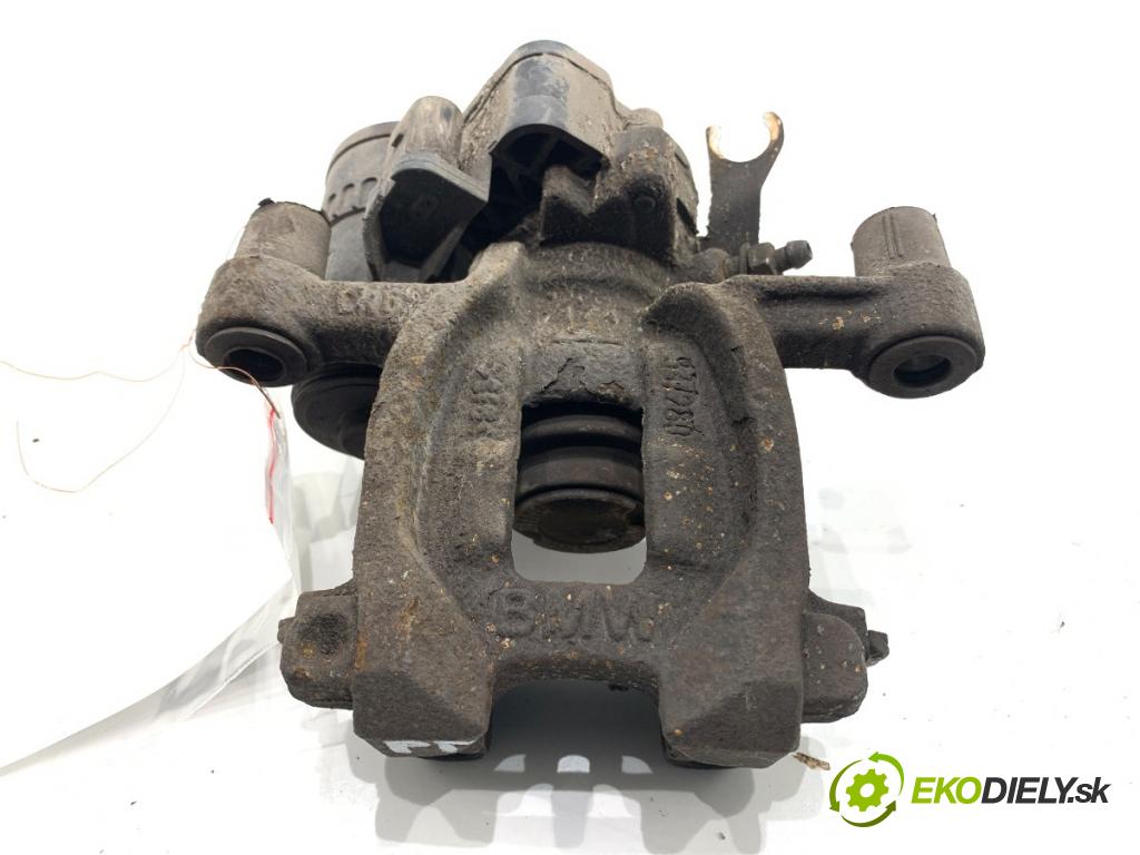 BMW F48 SUV 2018 103 kW sDrive 18 i 1499 Brzdič strmeň pravy zad 