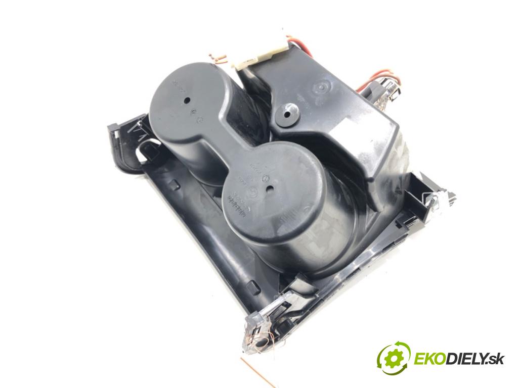 BMW F48 SUV 2018 103 kW sDrive 18 i 1499 držák na nápoje 9292557 (Držák nápojů)