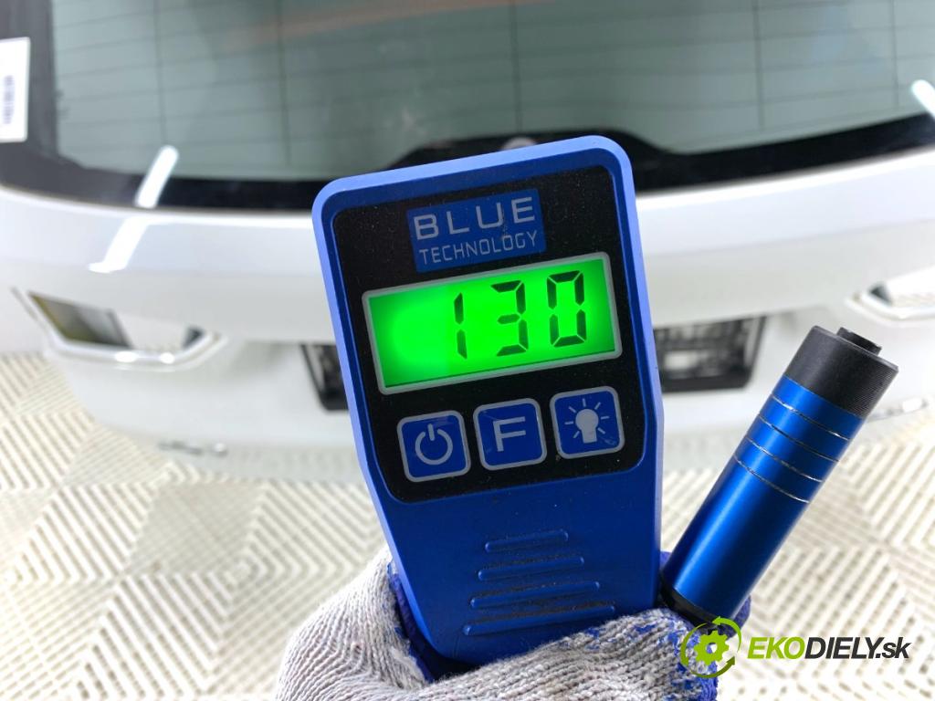 BMW F48 SUV 2018 103 kW sDrive 18 i 1499 kapota zadní část 300