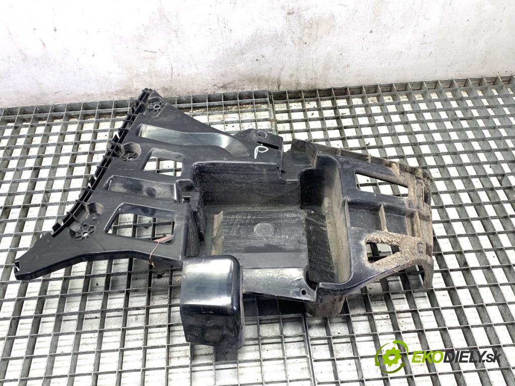 BMW F48 SUV 2018 103 kW sDrive 18 i 1499 Úchyt nárazníka pravy zad 7332318