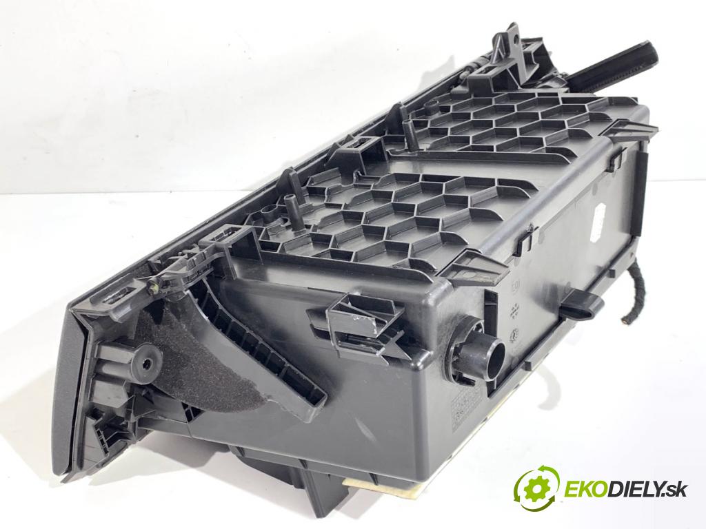 BMW F48 SUV 2018 103 kW sDrive 18 i 1499 Priehradka, kastlík spolujazdca 9339816 (Priehradka (kastlík))