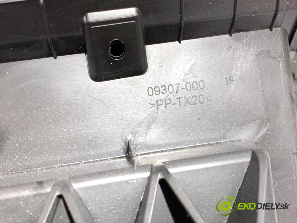 BMW F48 SUV 2018 103 kW sDrive 18 i 1499 Priehradka, kastlík spolujazdca 9339816 (Priehradka (kastlík))