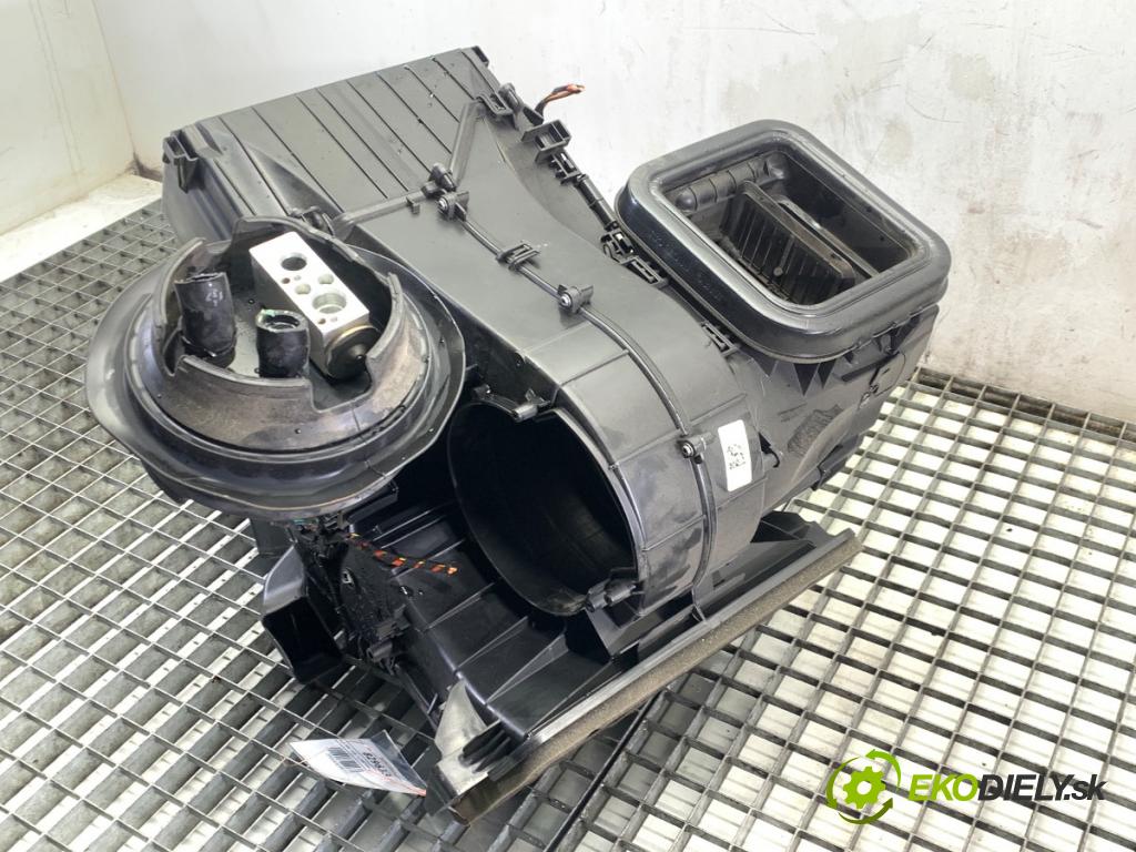 BMW F48 SUV 2018 103 kW sDrive 18 i 1499 topné těleso radiátor topení 9383117 (Radiátor topení)