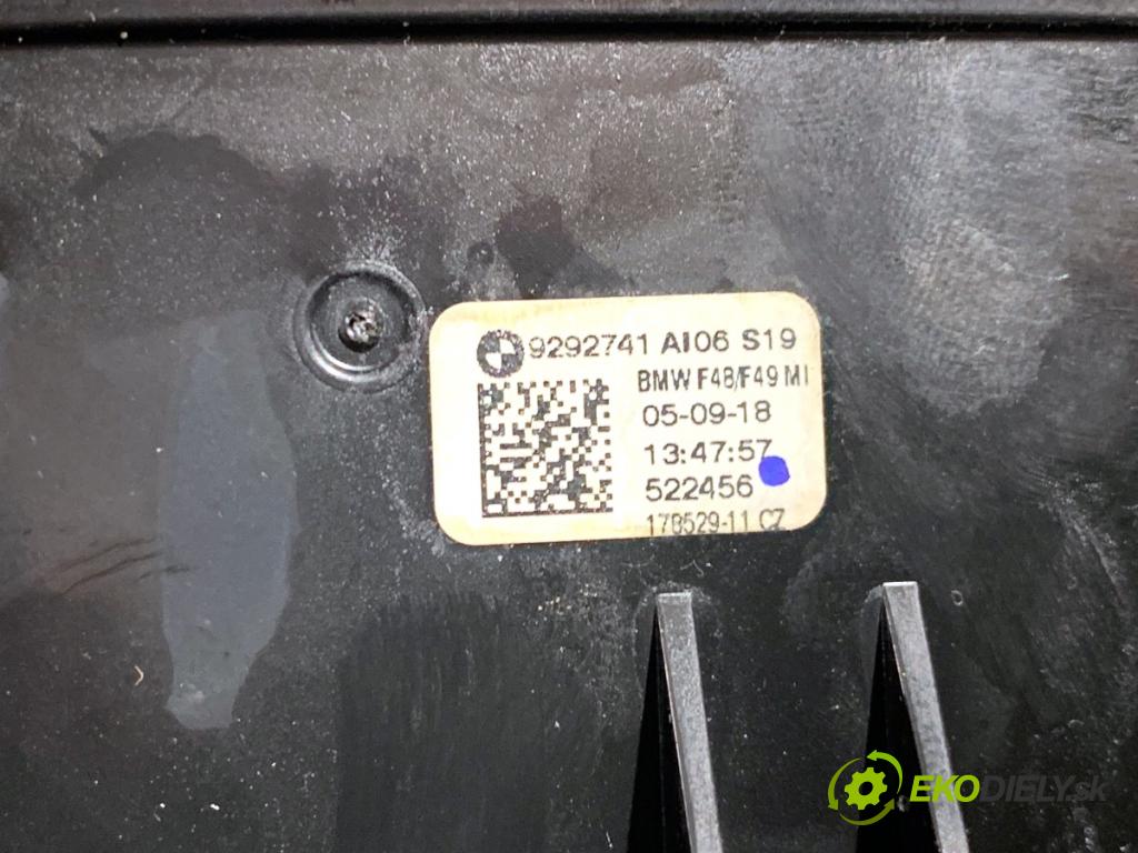 BMW F48 SUV 2018 103 kW sDrive 18 i 1499 Mriežky kúrenia predný 9292741