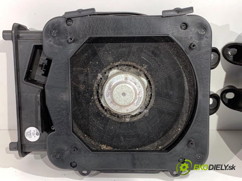 BMW F48 SUV 2018 103 kW sDrive 18 i 1499 reproduktory 9275995 9274700