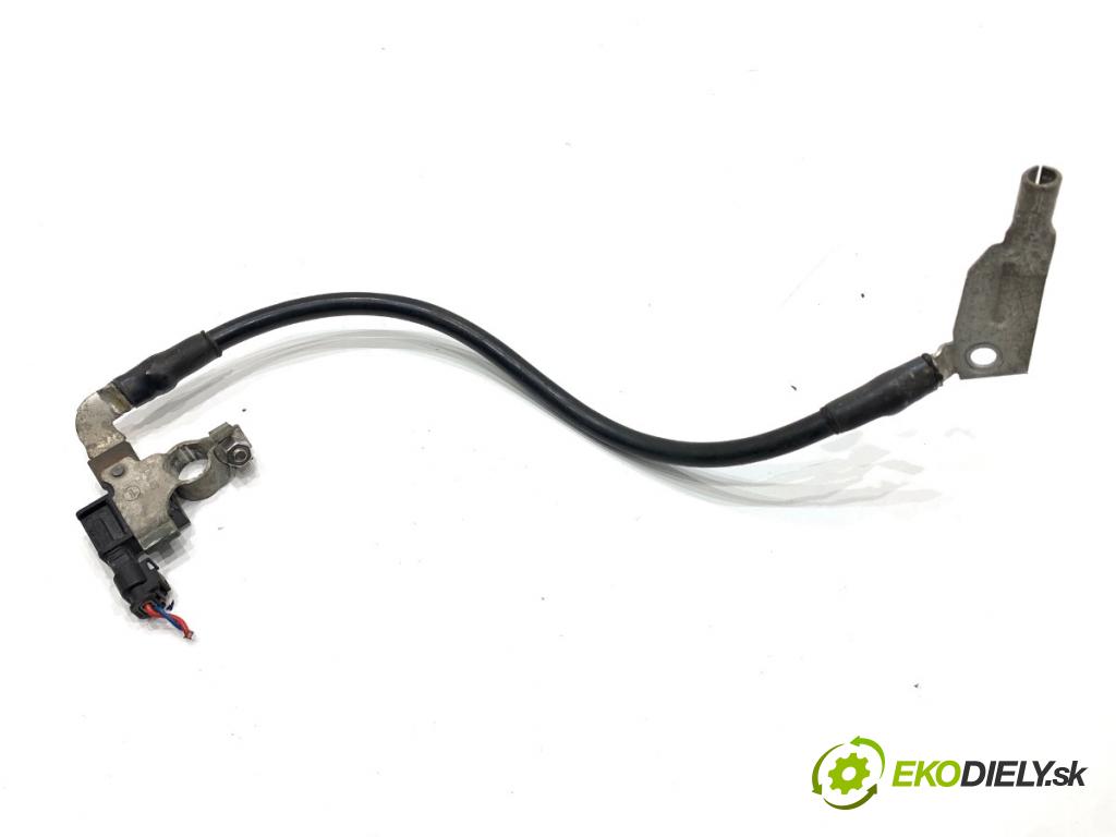 BMW F48 SUV 2018 103 kW sDrive 18 i 1499 svorka MINUS 6821203