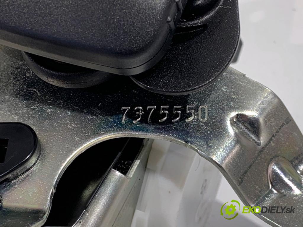 BMW F48 SUV 2018 103 kW sDrive 18 i 1499 Držiak BEZPEČNOSŤ zad stredový 34284334A
