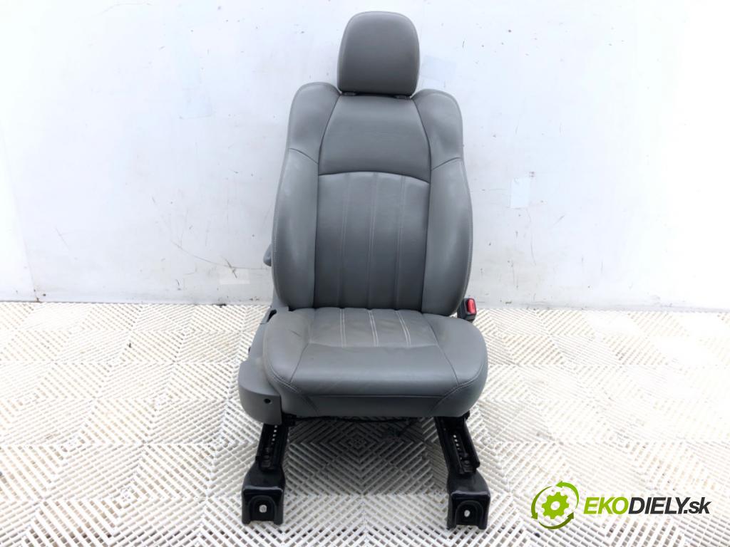 CHRYSLER 300C sedan 2007 160 kW 3.0 CRD 2987 Sedadlo pravy predný 