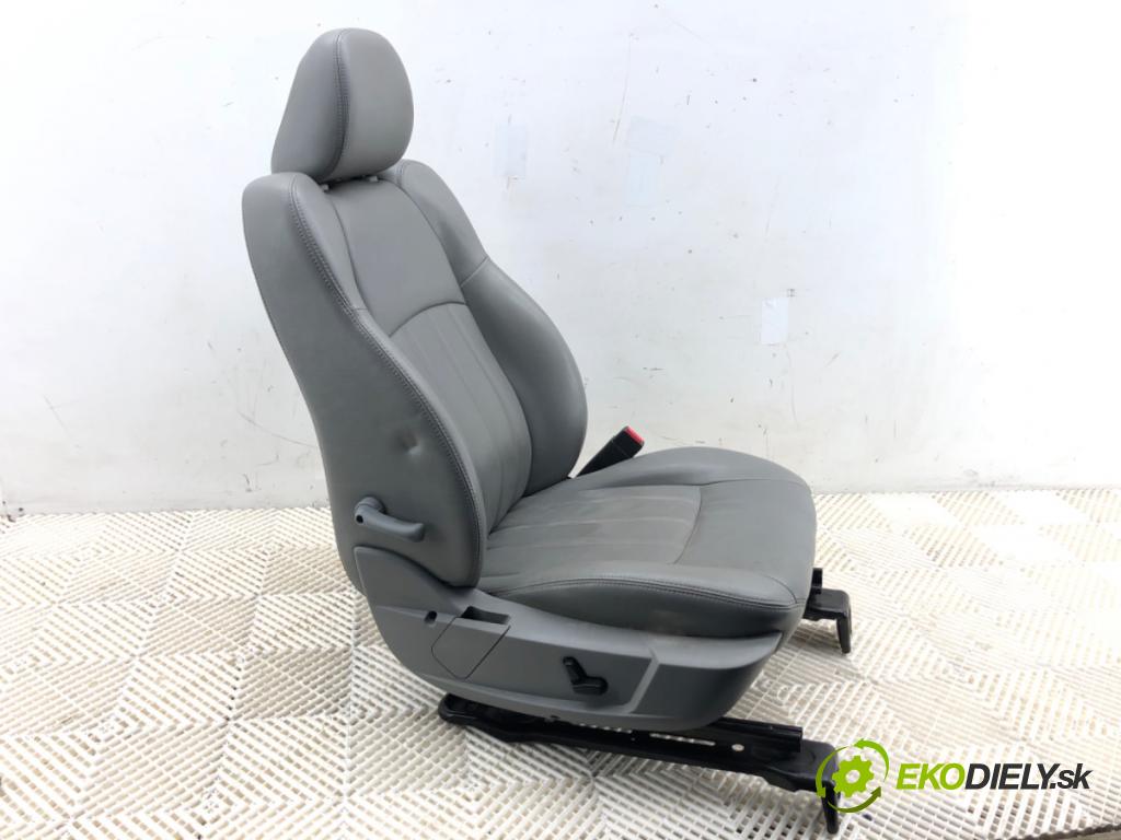 CHRYSLER 300C sedan 2007 160 kW 3.0 CRD 2987 Sedadlo pravy predný
