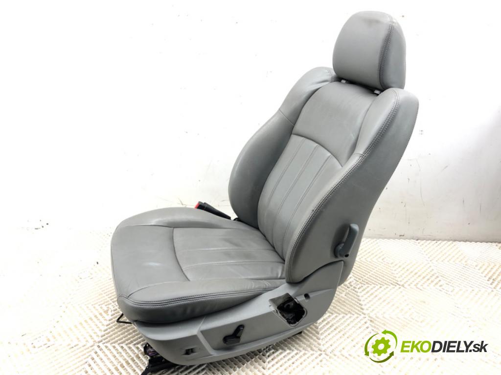 CHRYSLER 300C sedan 2007 160 kW 3.0 CRD 2987 Sedadlo ľavy predný