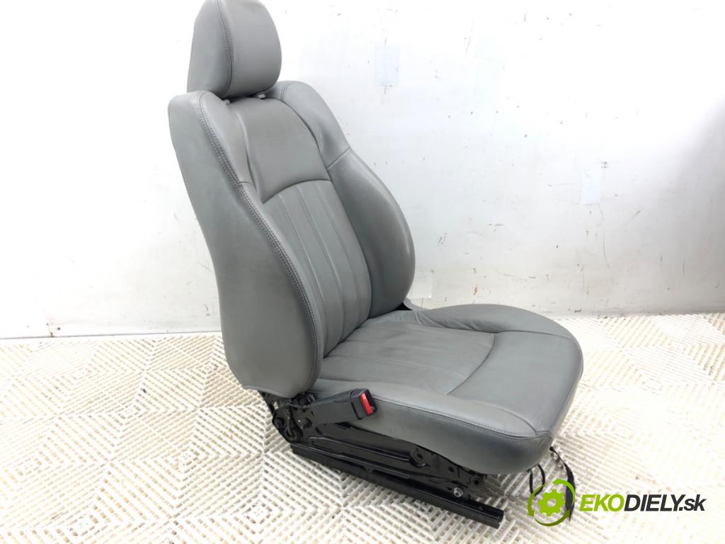 CHRYSLER 300C sedan 2007 160 kW 3.0 CRD 2987 Sedadlo ľavy predný