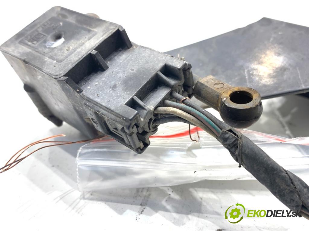 CHRYSLER 300C sedan 2007 160 kW 3.0 CRD 2987 Snímač XENON  (Snímač)