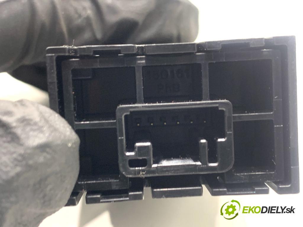 LEXUS LBX  2025 100 kW Hybrid (MAYH10)   (1490 ccm / 100 kW / 136 KM) 1490 Spínač svetiel výstražných (núdzových) 15G527 (Prepínacie páčky pod volantom)