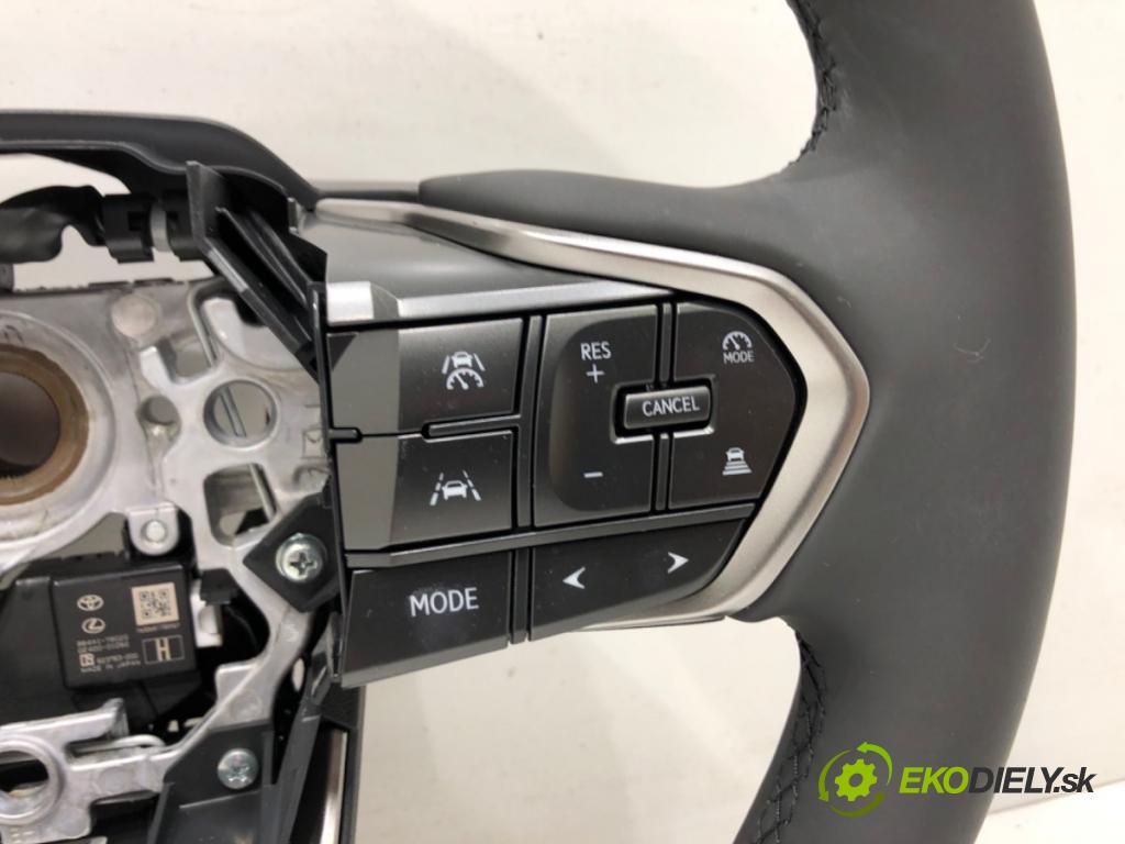 LEXUS LBX  2025 100 kW Hybrid (MAYH10)   (1490 ccm / 100 kW / 136 KM) 1490 Volant  (Volant)