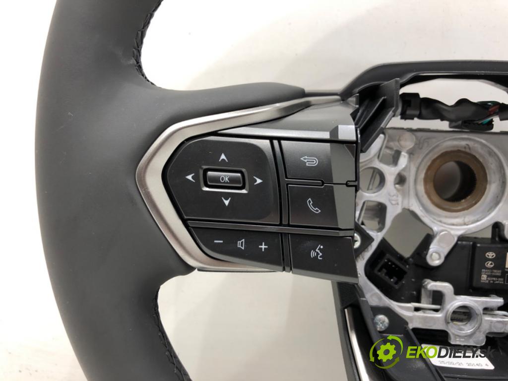 LEXUS LBX  2025 100 kW Hybrid (MAYH10)   (1490 ccm / 100 kW / 136 KM) 1490 Volant  (Volant)