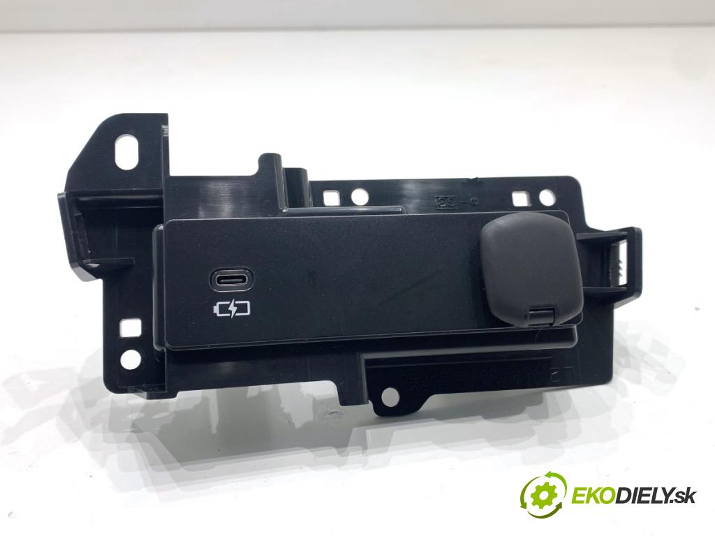 LEXUS LBX  2025 100 kW Hybrid (MAYH10)   (1490 ccm / 100 kW / 136 KM) 1490 HNÍZDO: USB 85532-48030