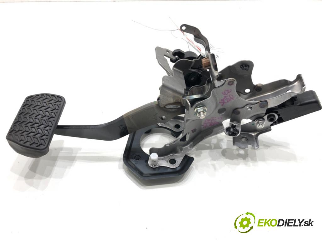 LEXUS LBX  2025 100 kW Hybrid (MAYH10)   (1490 ccm / 100 kW / 136 KM) 1490 pedal brzdy 9822715980