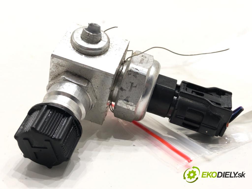 LEXUS LBX  2025 100 kW Hybrid (MAYH10)   (1490 ccm / 100 kW / 136 KM) 1490 Snímač klimatizácie  (Snímač klimatizácie)