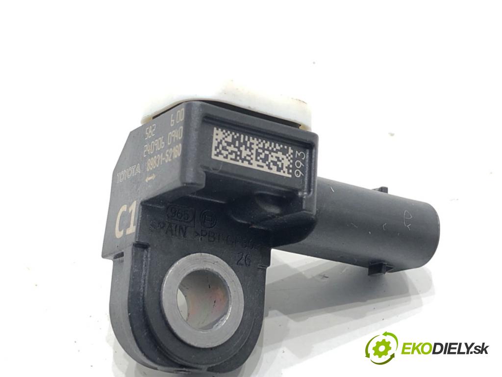 LEXUS LBX  2025 100 kW Hybrid (MAYH10)   (1490 ccm / 100 kW / 136 KM) 1490 Snímač nárazu 89831-52160 (Snímač nárazu)