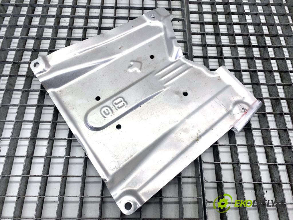 LEXUS LBX  2025 100 kW Hybrid (MAYH10)   (1490 ccm / 100 kW / 136 KM) 1490 Clona termický