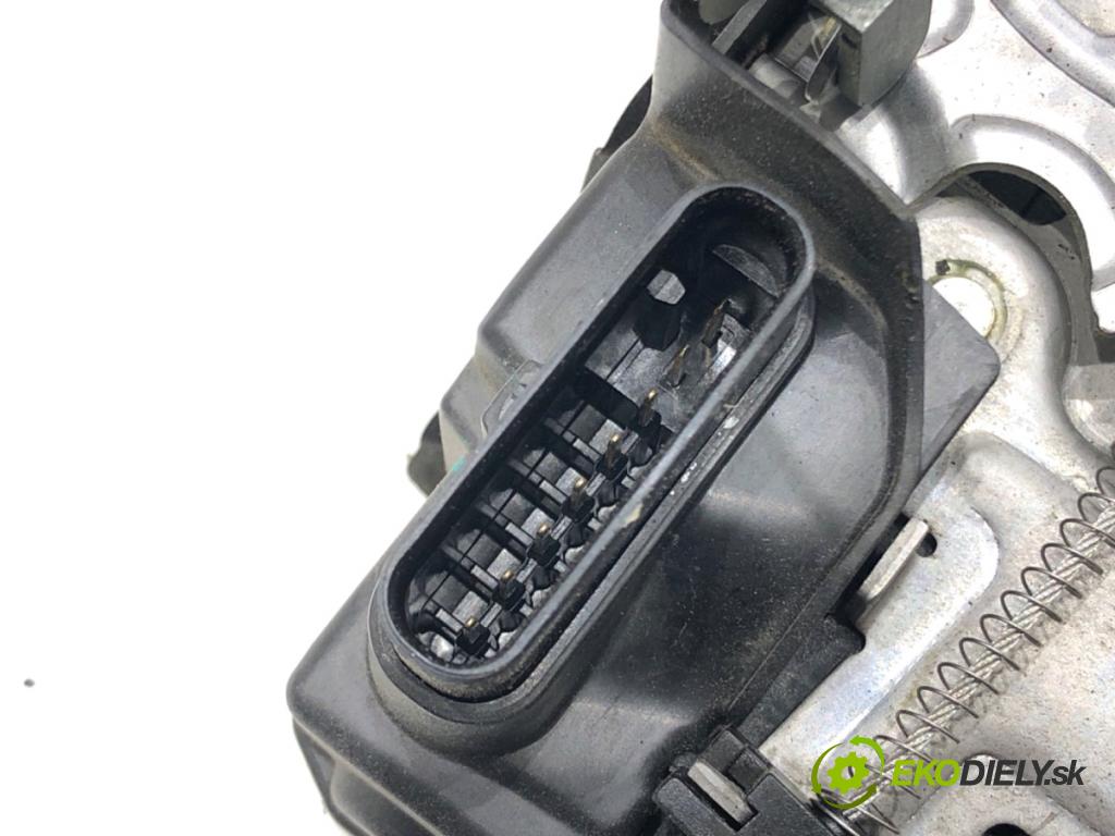 VOLVO S90 II sedan 2019 223 kW T8 Hybrid AWD 1969 zámok Dvere pravy zad 31462449