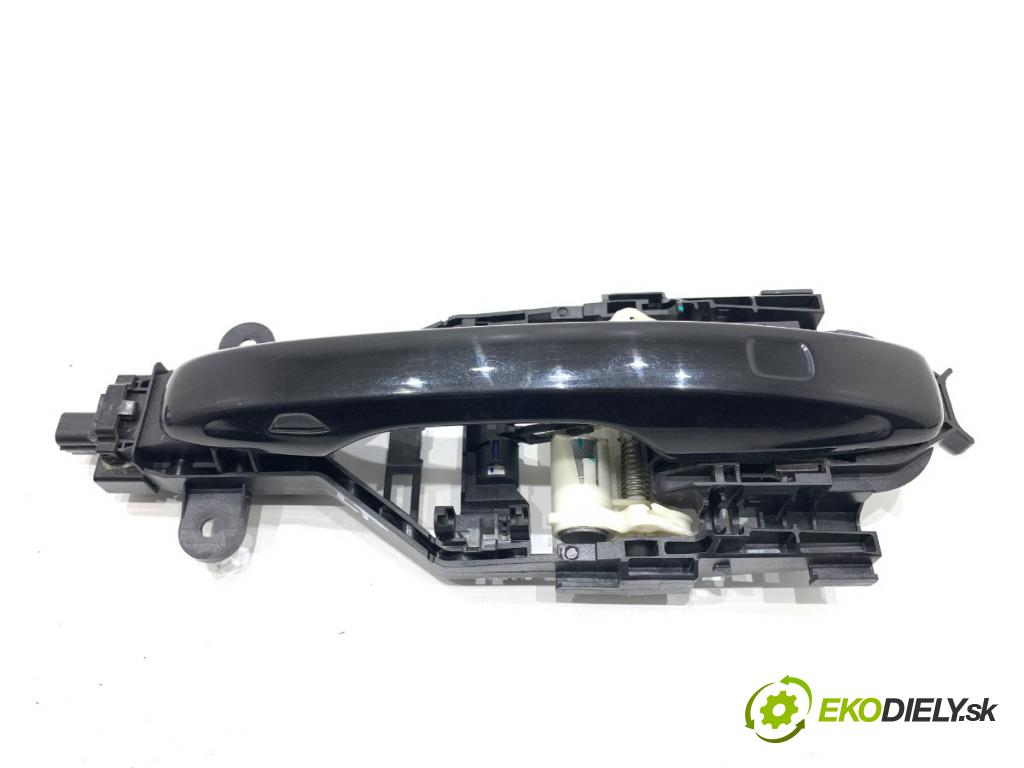 VOLVO S90 II sedan 2019 223 kW T8 Hybrid AWD 1969 Kľučka vonkajšia ľavy zad 