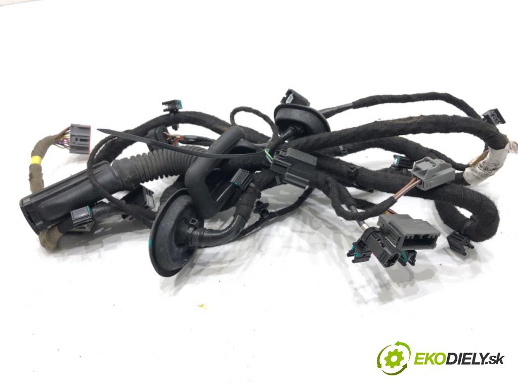 VOLVO S90 II sedan 2019 223 kW T8 Hybrid AWD 1969 káblovačka dveře přední část pravý