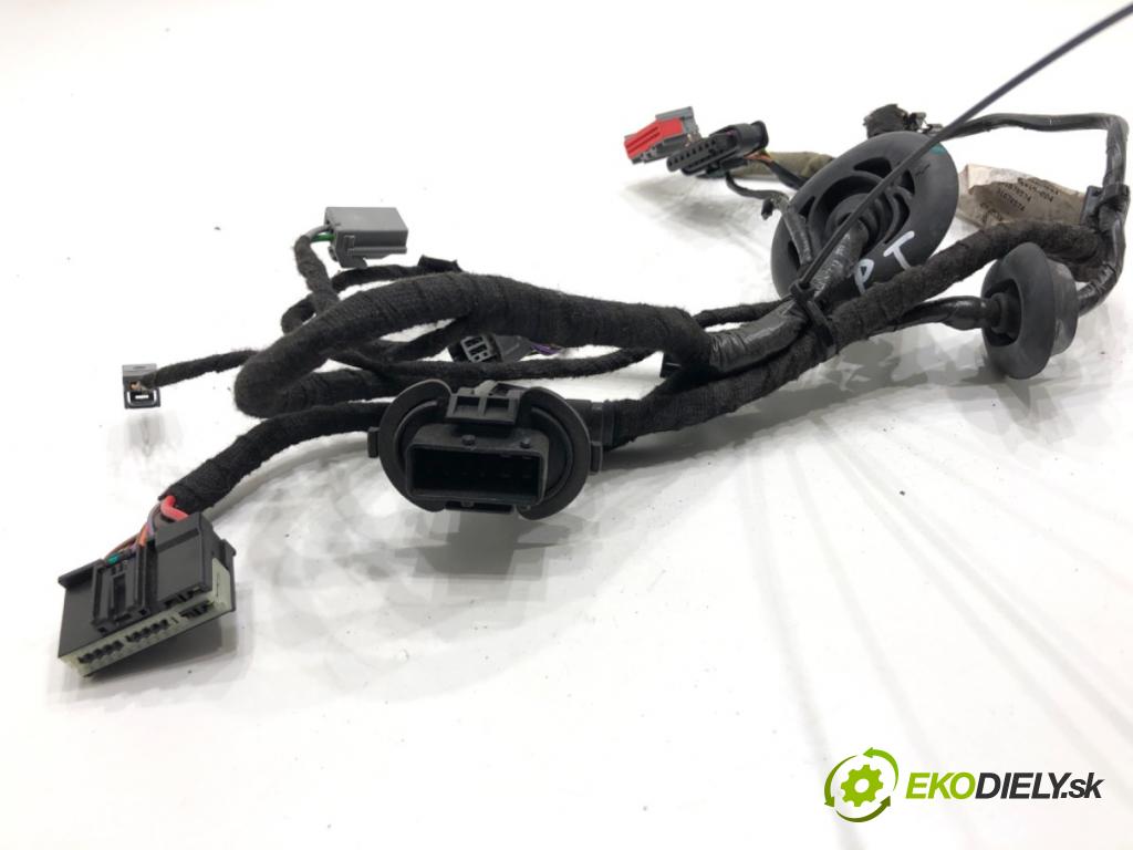 VOLVO S90 II sedan 2019 223 kW T8 Hybrid AWD 1969 káblovačka dveře zadní část pravý