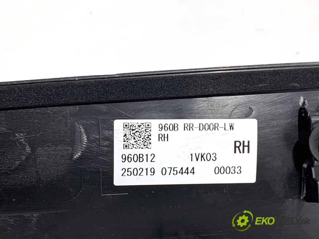 LEXUS LBX  2025 100 kW Hybrid (MAYH10)   (1490 ccm / 100 kW / 136 KM) 1490 Lišta Dvere pravy zad 75077-52040