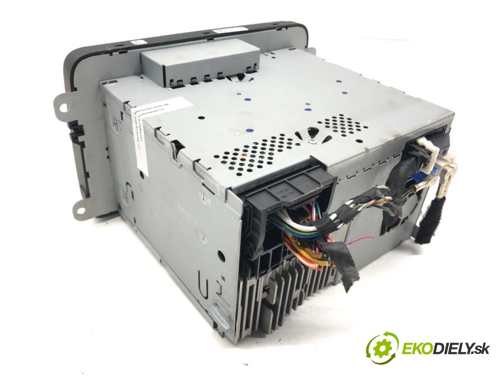 VW PASSAT B7 Kombi 2012 103 kW 2.0 TDI 1968 RADIO 1T0035680H (Audio zariadenie)