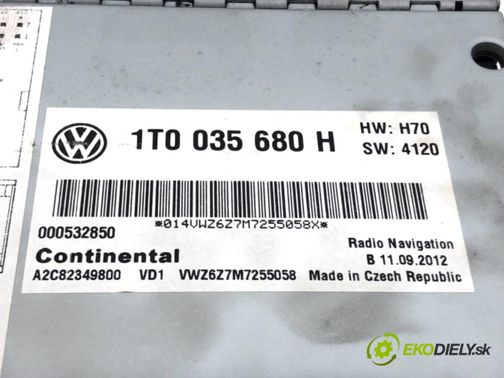 VW PASSAT B7 Kombi 2012 103 kW 2.0 TDI 1968 RADIO 1T0035680H (Audio zariadenie)