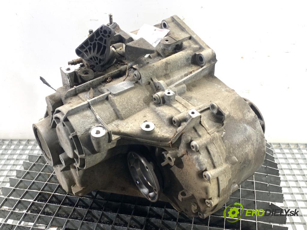 VW PASSAT B7 Kombi 2012 103 kW 2.0 TDI 1968 převodovka NFU (Převodovka)