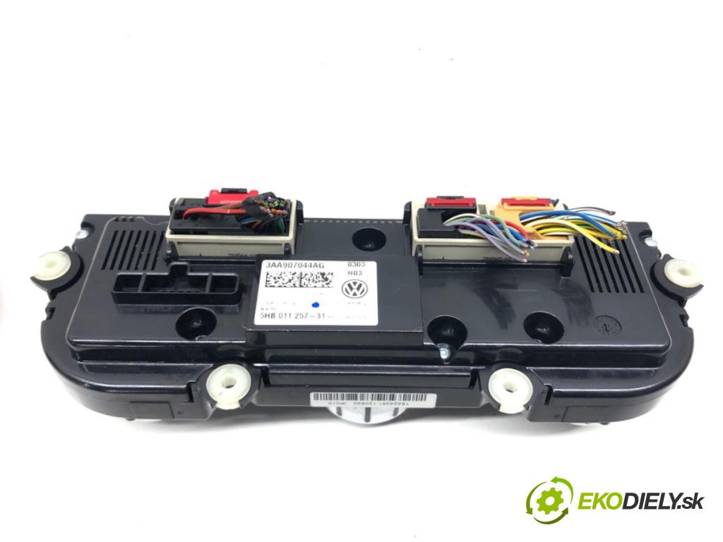 VW PASSAT B7 Kombi 2012 103 kW 2.0 TDI 1968 Panel ovládania kúrenia 3AA907044AG (Prepínacie páčky pod volantom)